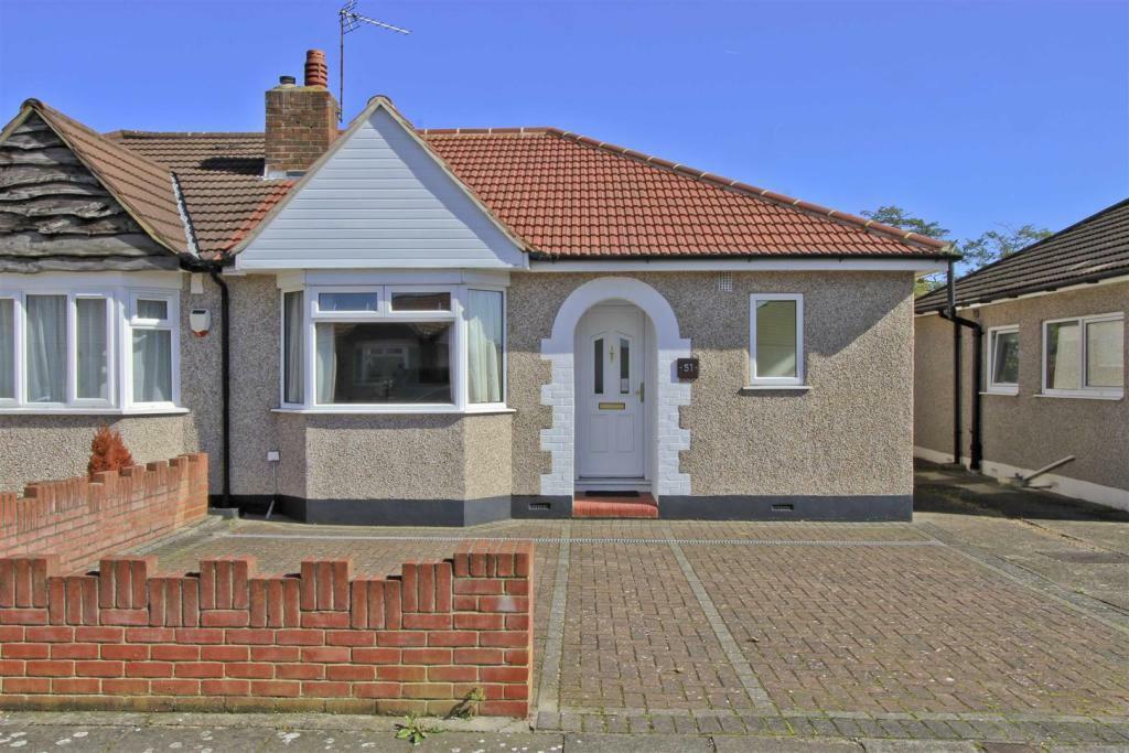 2 bedroom semidetached bungalow for sale in Wingfield Way, Ruislip, HA4