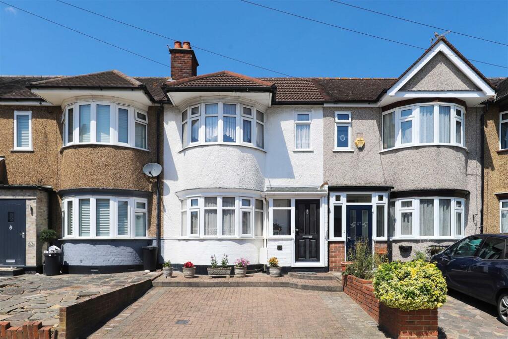 2 bedroom terraced house for sale in Exmouth Road, Ruislip, HA4