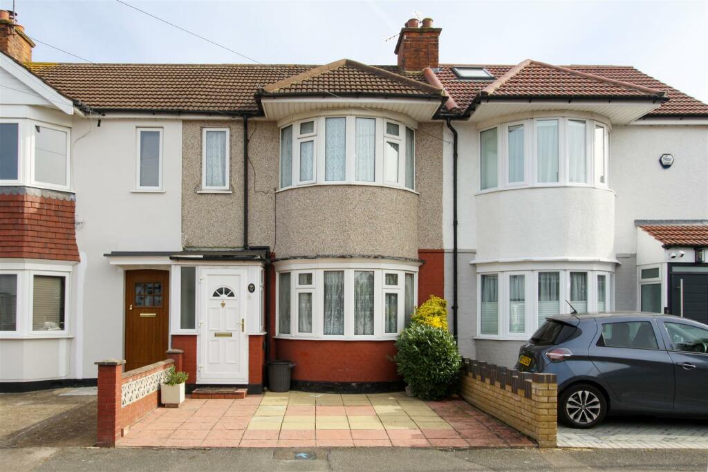 2 bedroom terraced house for sale in Beverley Road, Ruislip, HA4