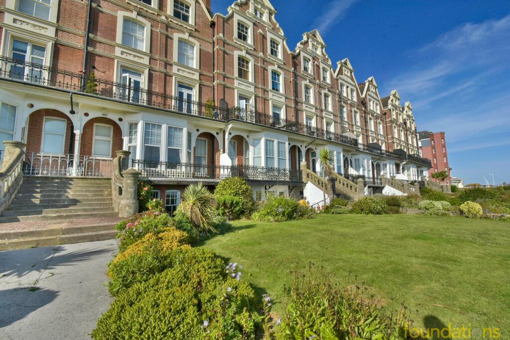 2 bedroom ground floor flat for sale in Knole Road, BexhillonSea, TN40