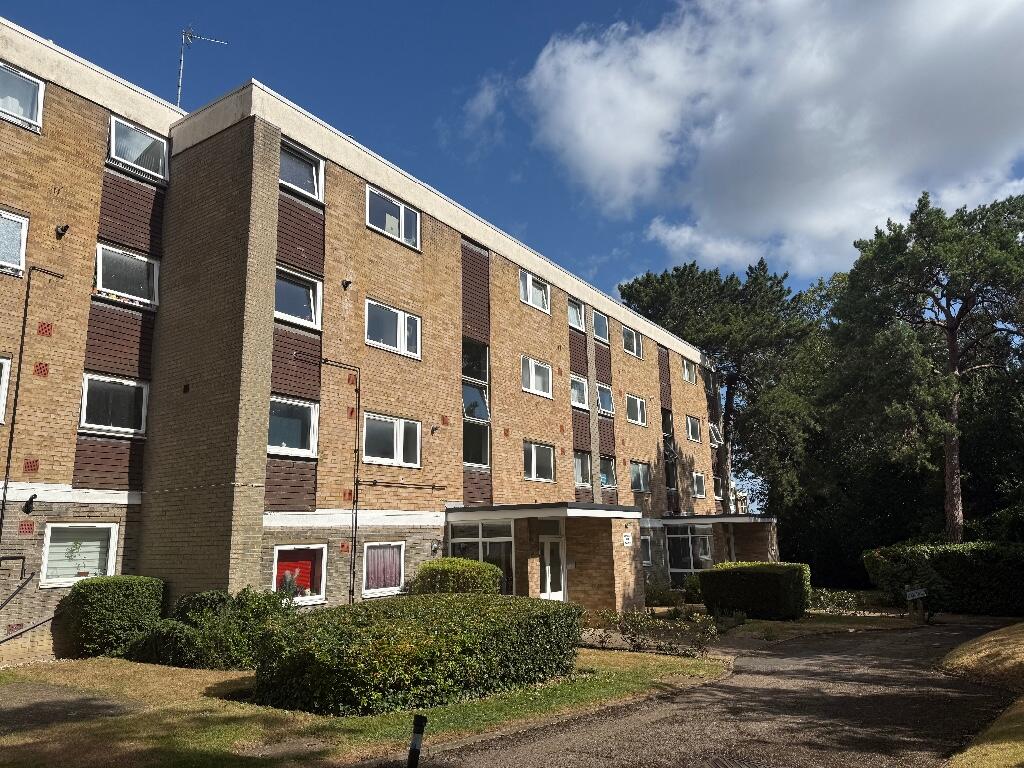 Main image of property: 18 Bonchurch Close, Sutton, Surrey, SM2
