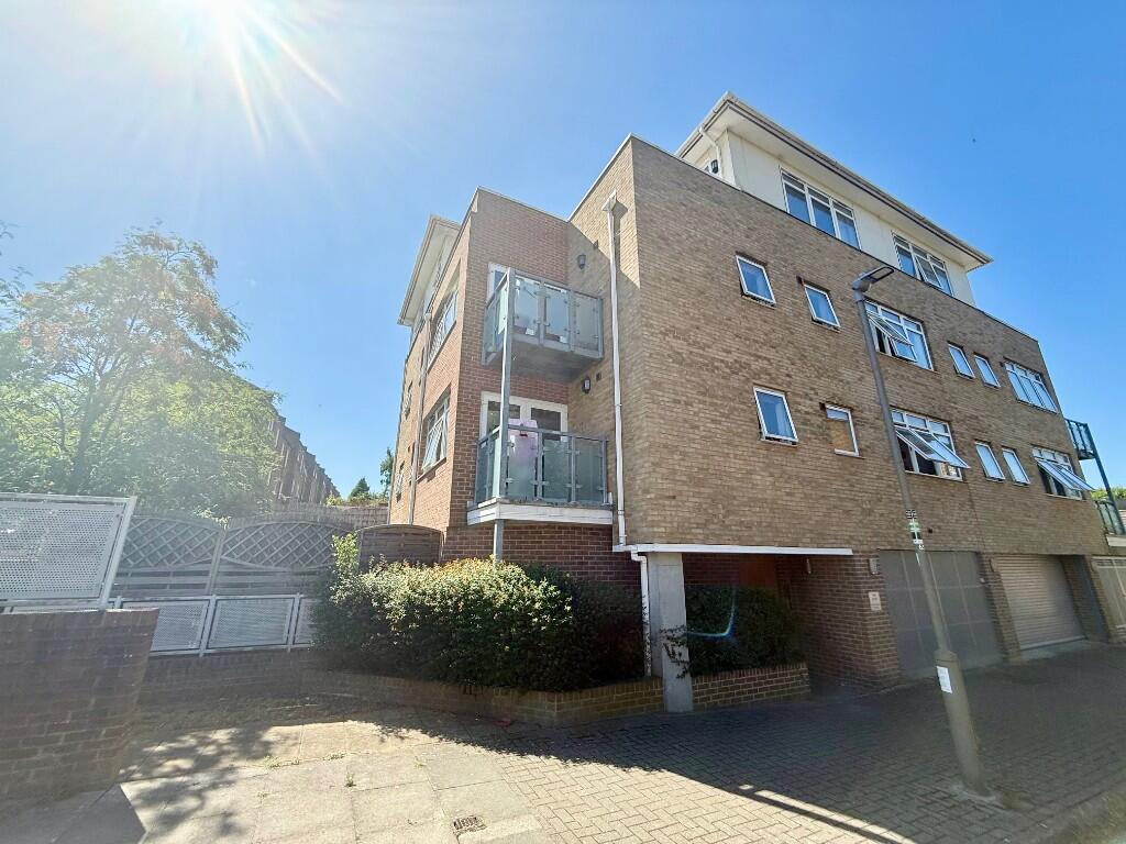 Main image of property: Flat 7, 2A Rochelle Close  SW11 2RY