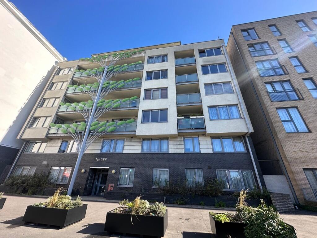 Main image of property: London Road, Croydon, London, CR0