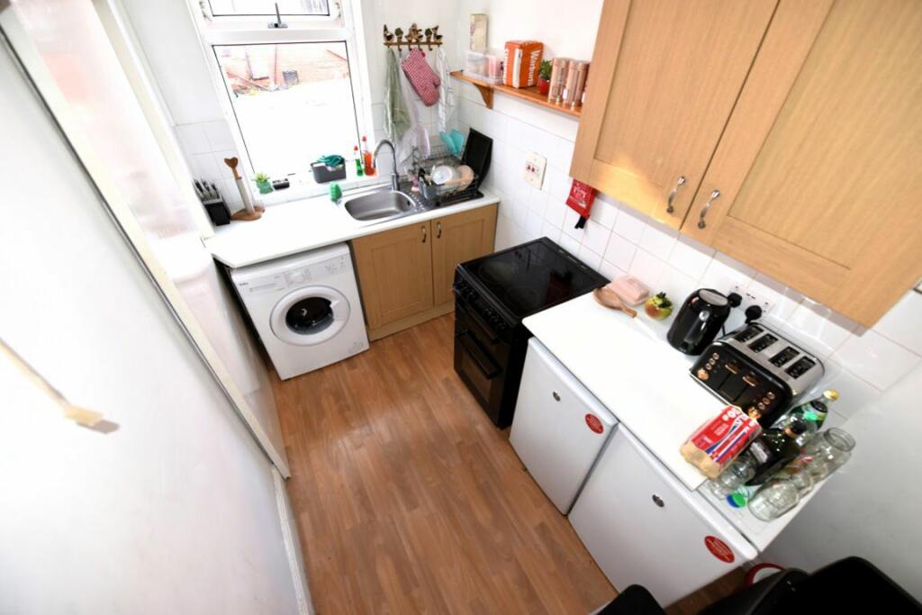 Main image of property: 39 Harold Place
