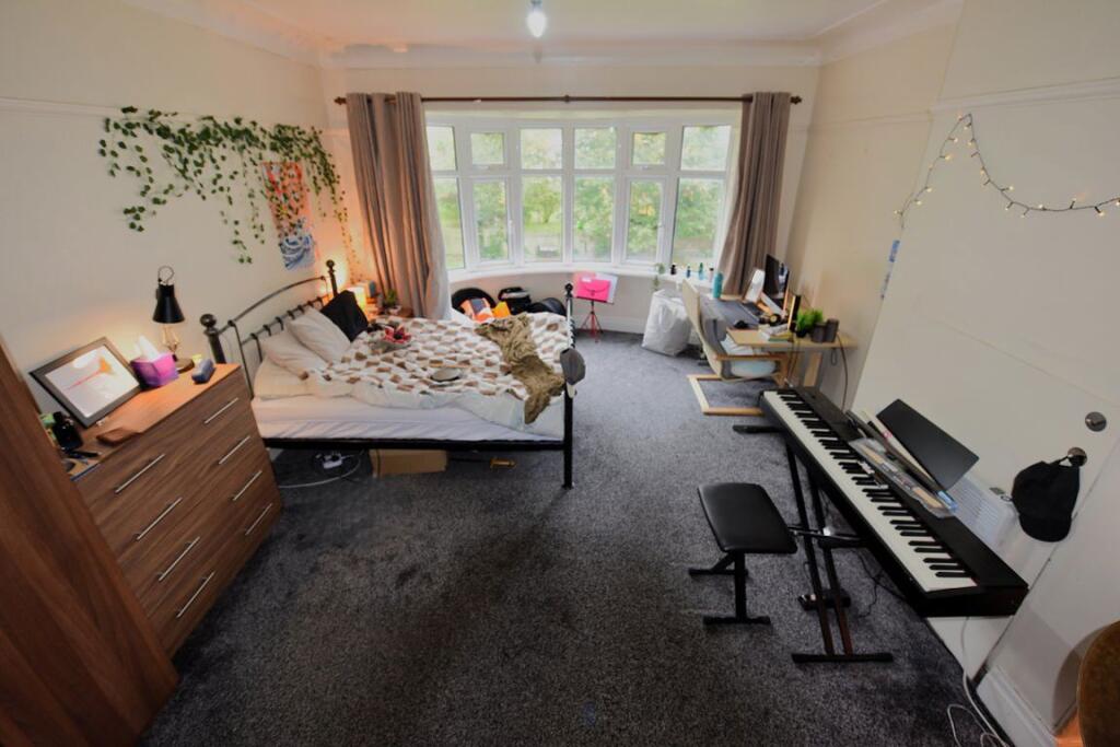 Main image of property: 129 Otley Road