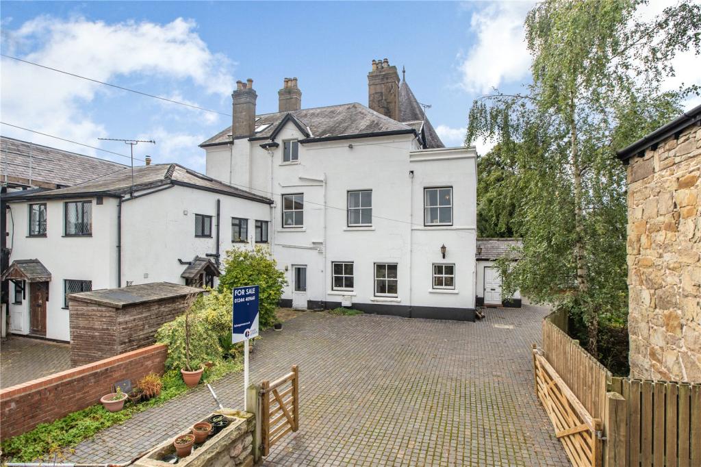 7 bedroom semidetached house for sale in Gresford, Wrexham, LL12