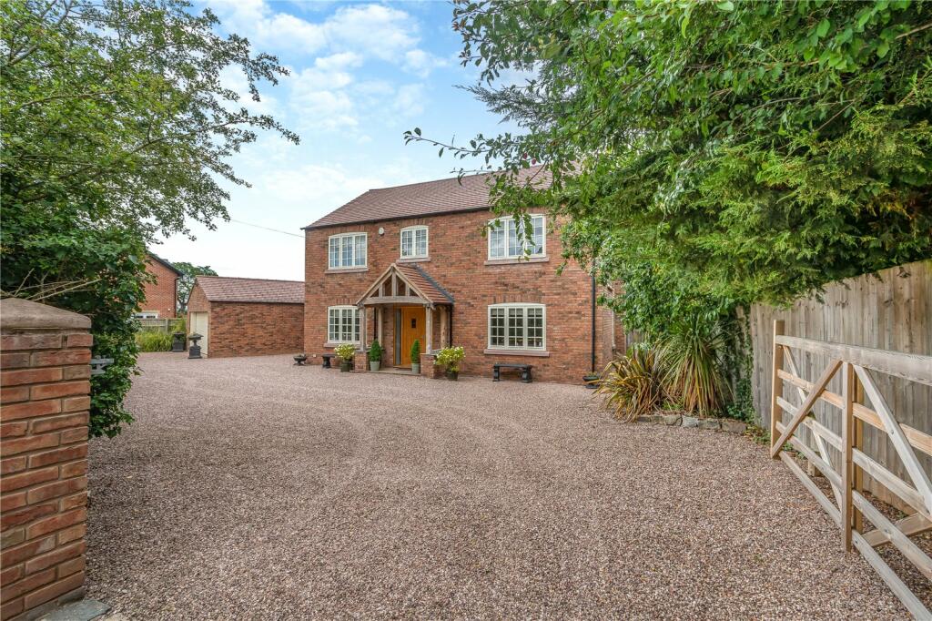 3 bedroom detached house for sale in Malpas, Cheshire, SY14