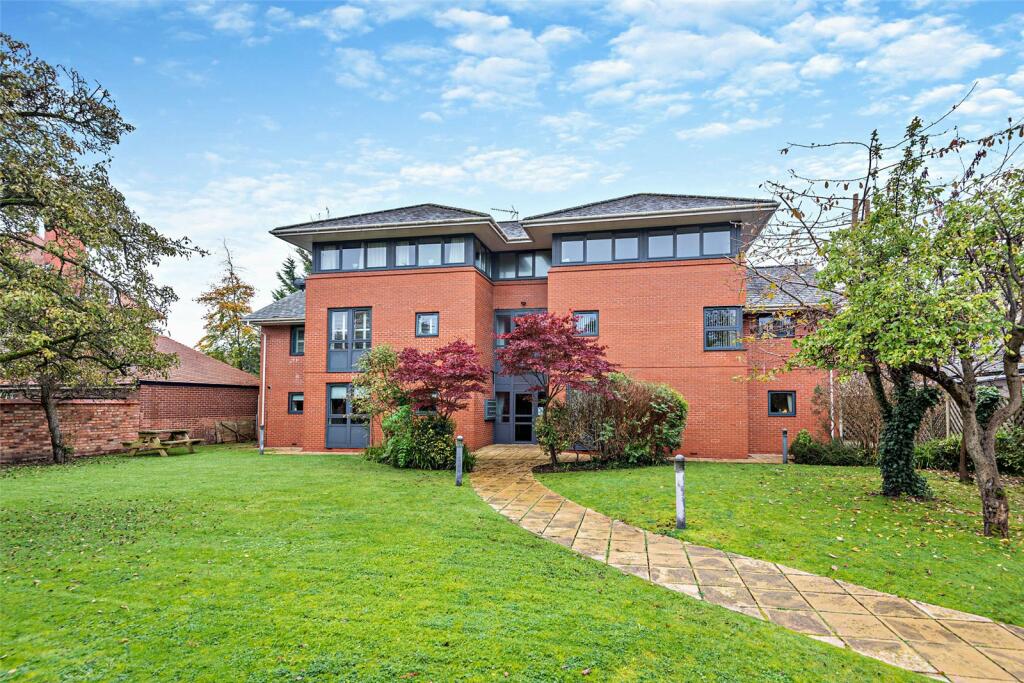 2 bedroom apartment for sale in Chester, Cheshire, CH4