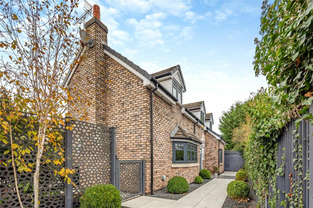 4 bedroom detached house for sale in Gresford, Wrexham, LL12