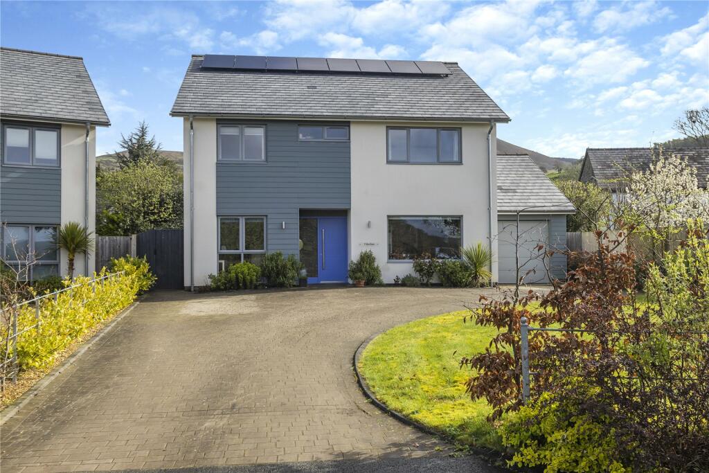 4 bedroom detached house for sale in Llanbedr Dyffryn Clwyd, Ruthin