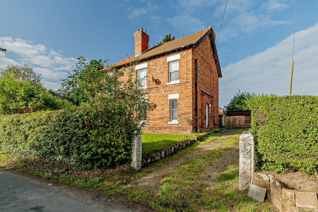 3 bedroom semidetached house for sale in Bunbury, Tarporley, Cheshire, CW6