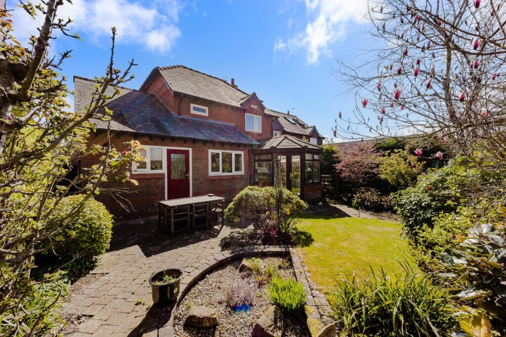 Main image of property: Wrexham Road, Pulford, Chester