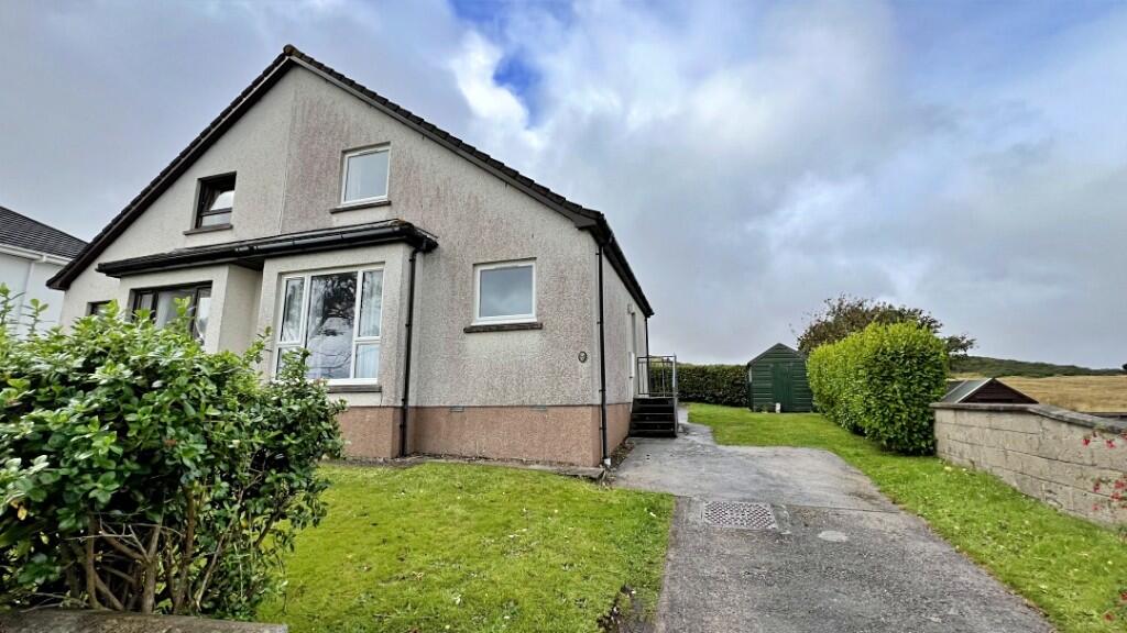 Main image of property: 17 Druim Na H-athadh, Stornoway, Isle Of Lewis, HS1 2TY