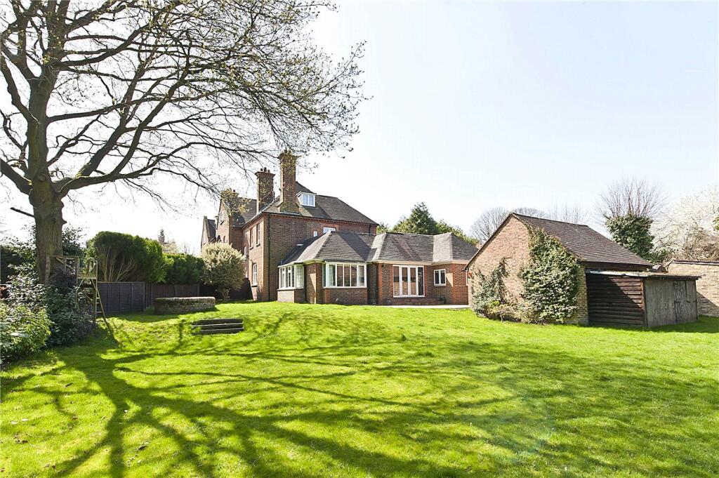 Main image of property: Oatlands Chase, Weybridge, Surrey, KT13