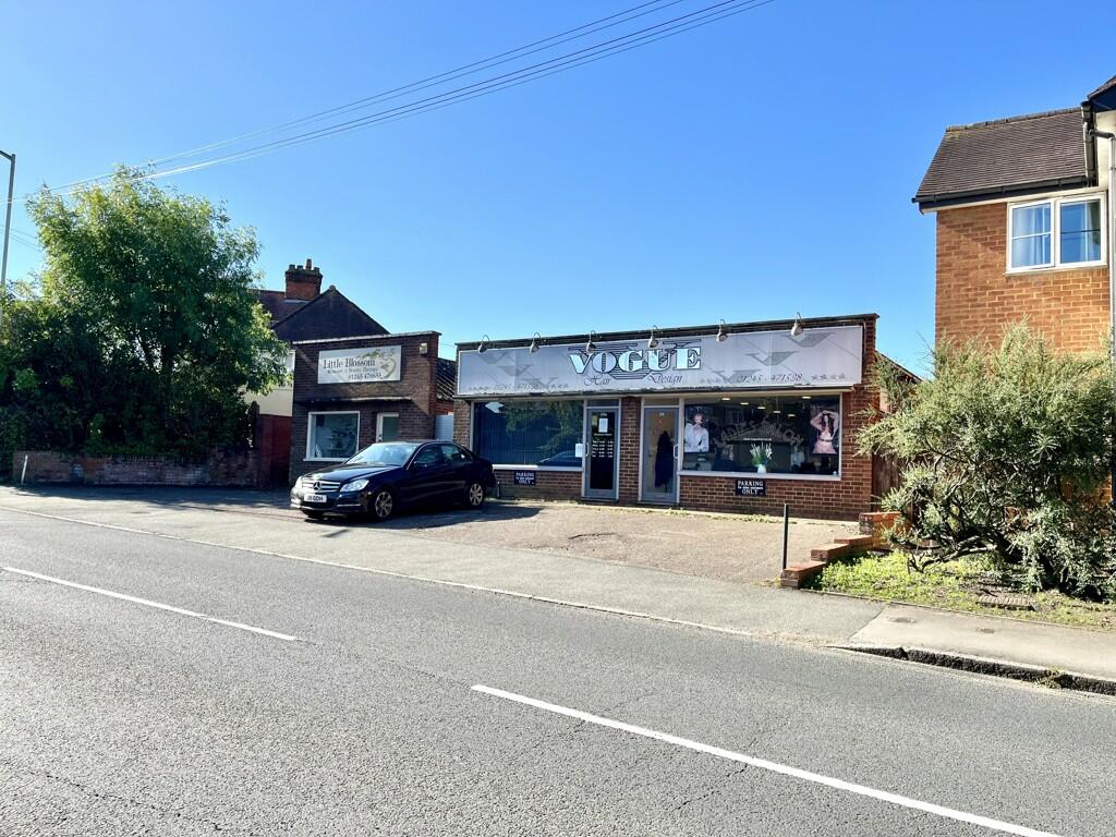 Main image of property: 52-52a Maldon Road, Great Baddow, Chelmsford, Essex, CM2
