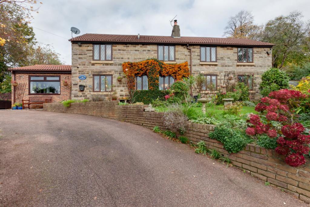 4 bedroom detached house for sale in Town End, Apperknowle, Dronfield, S18