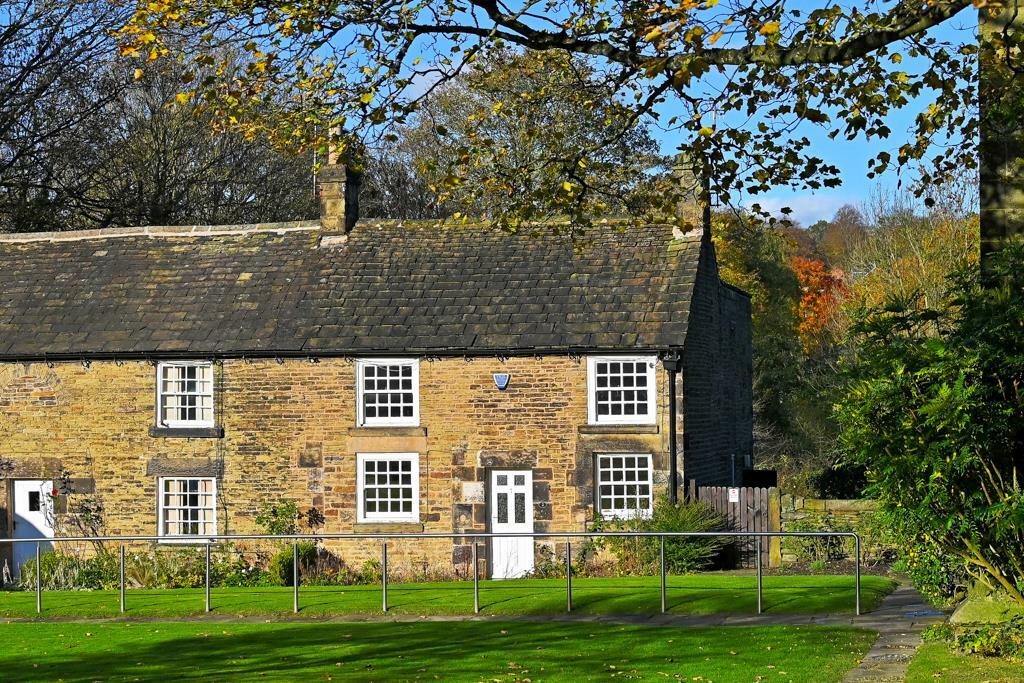 3 bedroom semidetached house for sale in Beauchief Abbey Lane