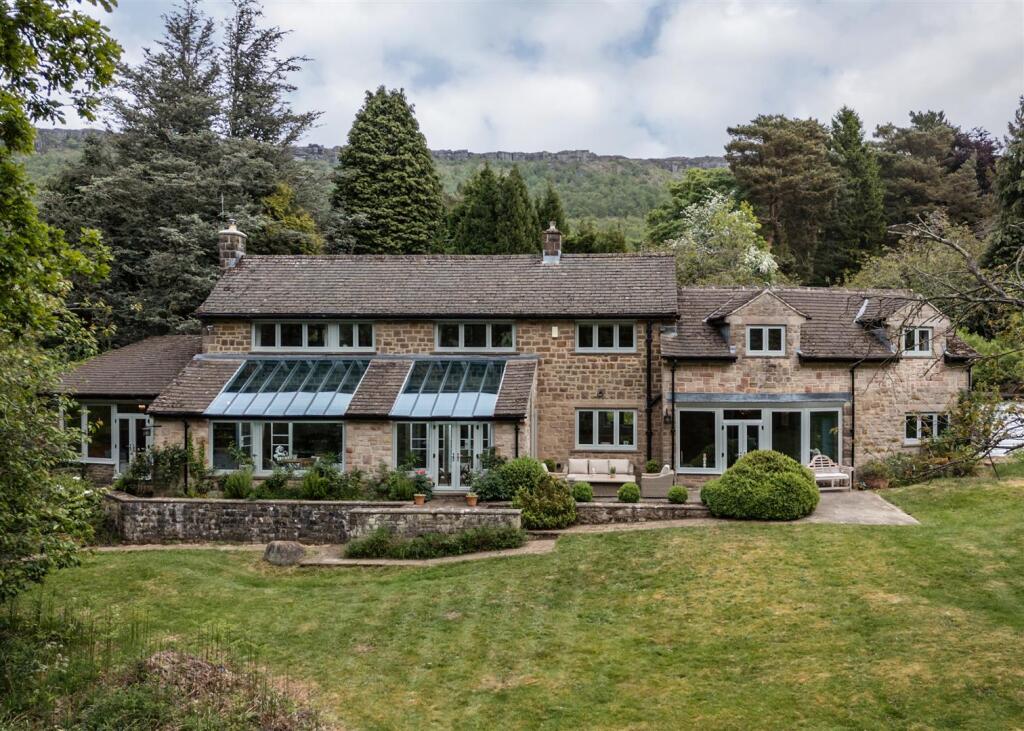 Main image of property: The Bent, Curbar, Hope Valley