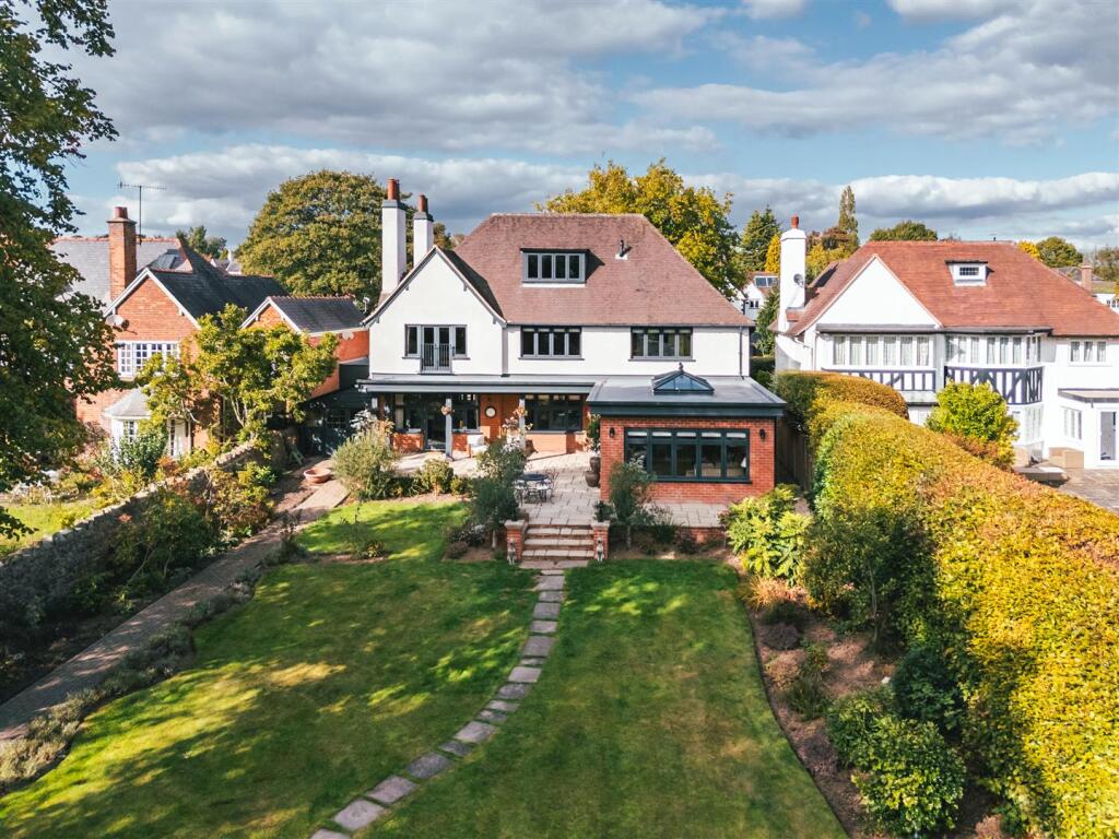 Main image of property: Chatsworth Road, Chesterfield