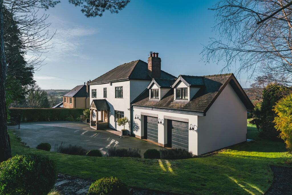 Main image of property: Millthorpe Lane, Holmesfield, Dronfield