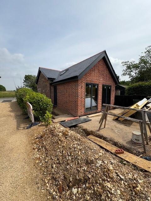 Main image of property: White Chimney Row