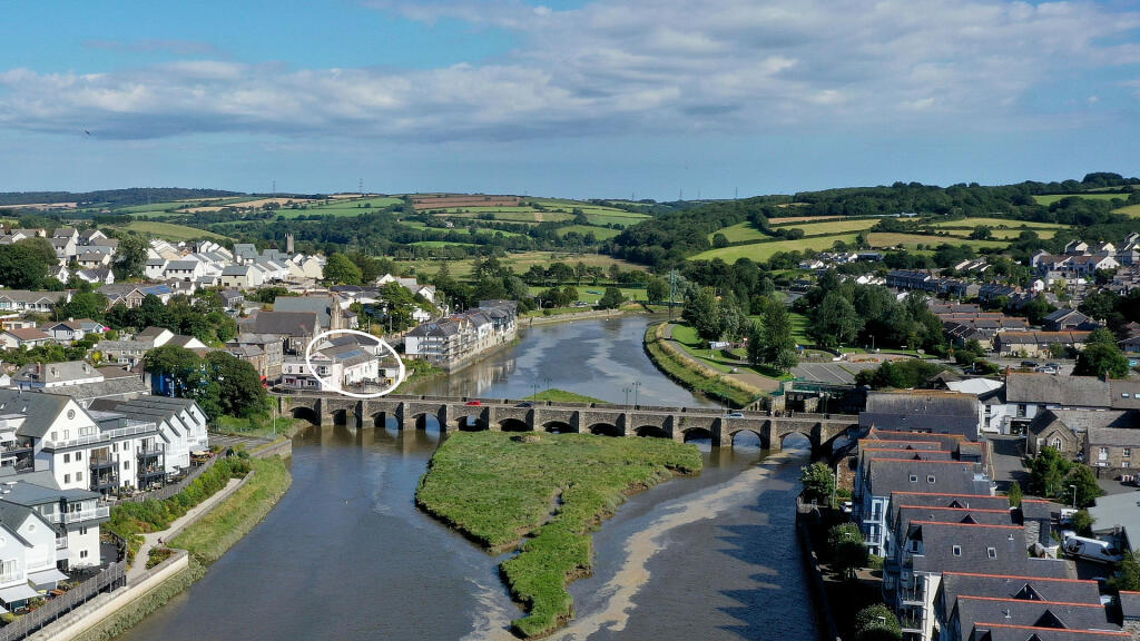 House for sale in Bridge End Garage & 6 Egloshayle Road, Wadebridge,, PL27