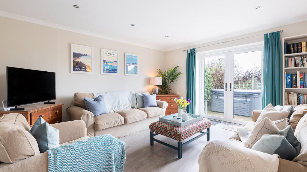 Main image of property: 2 Trelawney Court, Rock