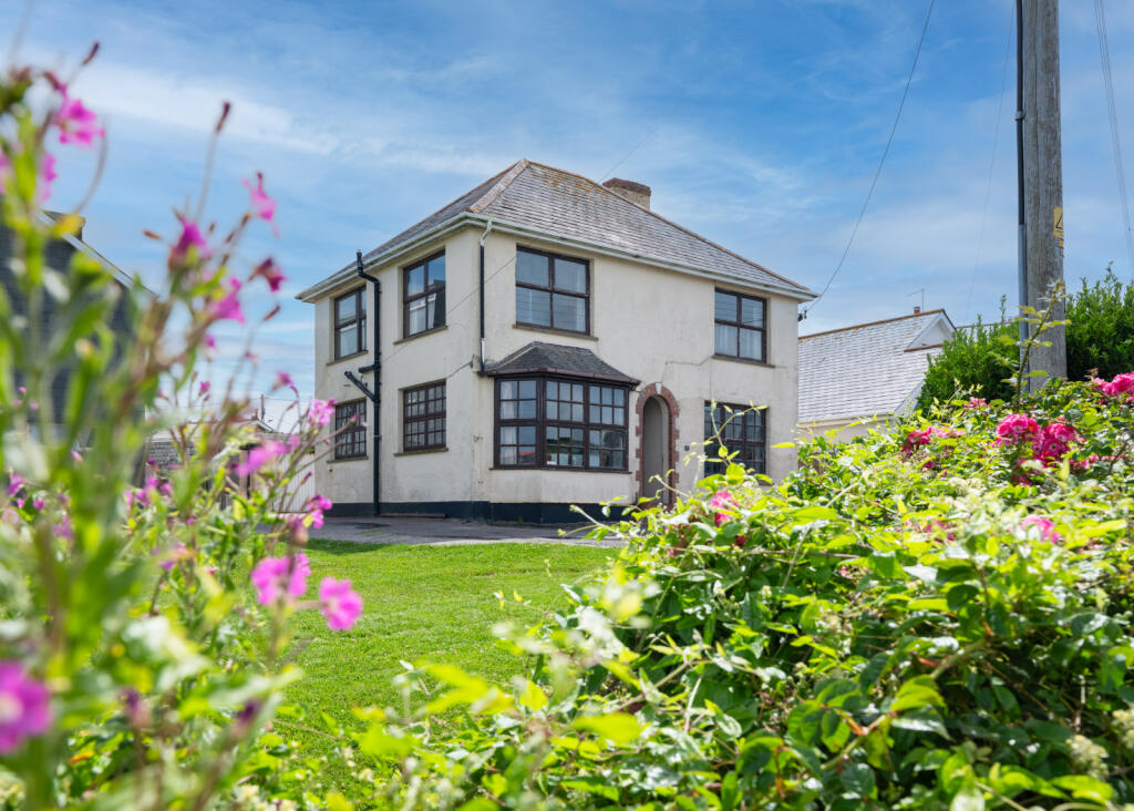 Main image of property: 7 New Road