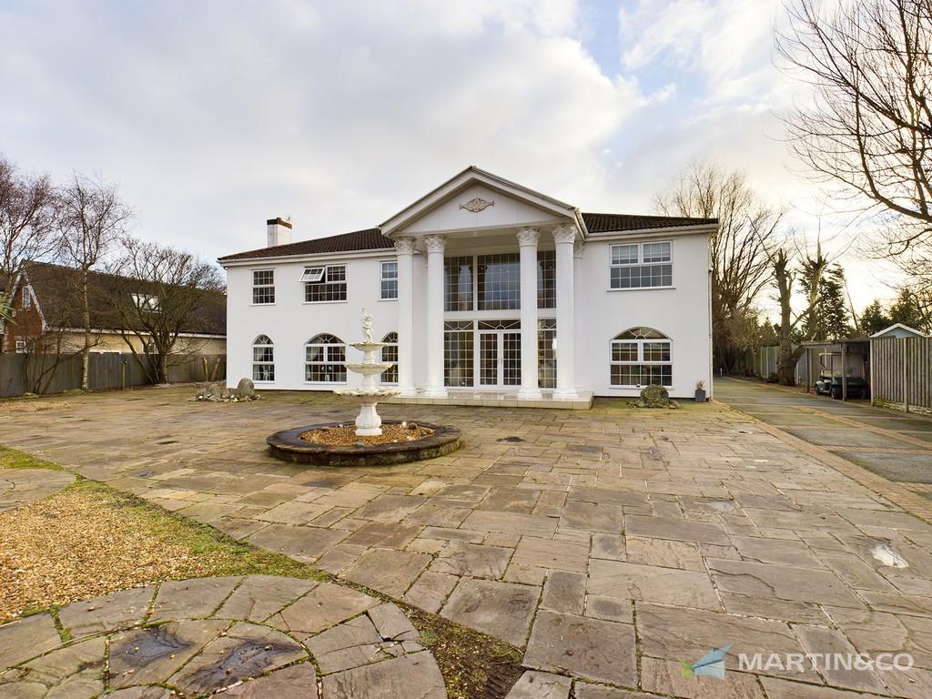 5 bedroom detached house for sale in Division Lane, Blackpool, FY4