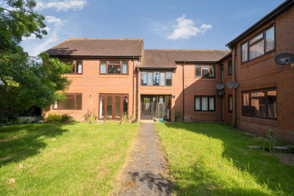 2 bedroom ground floor flat for sale in Queens Cottages, St Mary Bourne ...