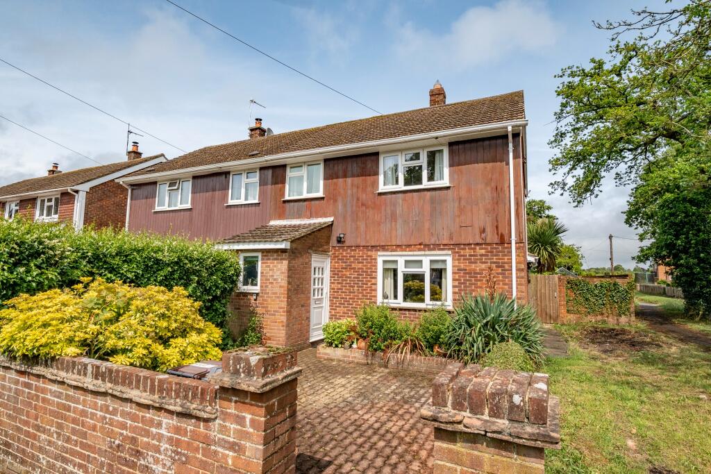 Main image of property: Duncan's Close, Fyfield, SP11 8EJ