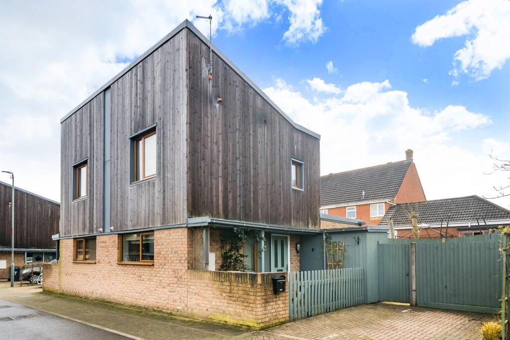 1 bedroom semidetached house for sale in Sunfield Close, Andover, SP10