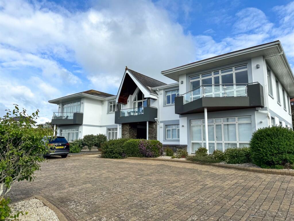 Main image of property: Majestic Apartments, King Edward Road, Onchan