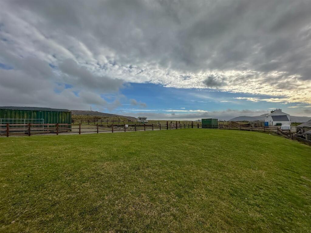 Main image of property: Vaaish Mooar Farm, Staarney Road, Peel