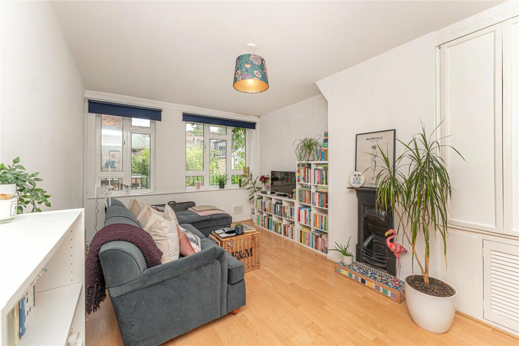 Main image of property: St. James Lane, London, N10