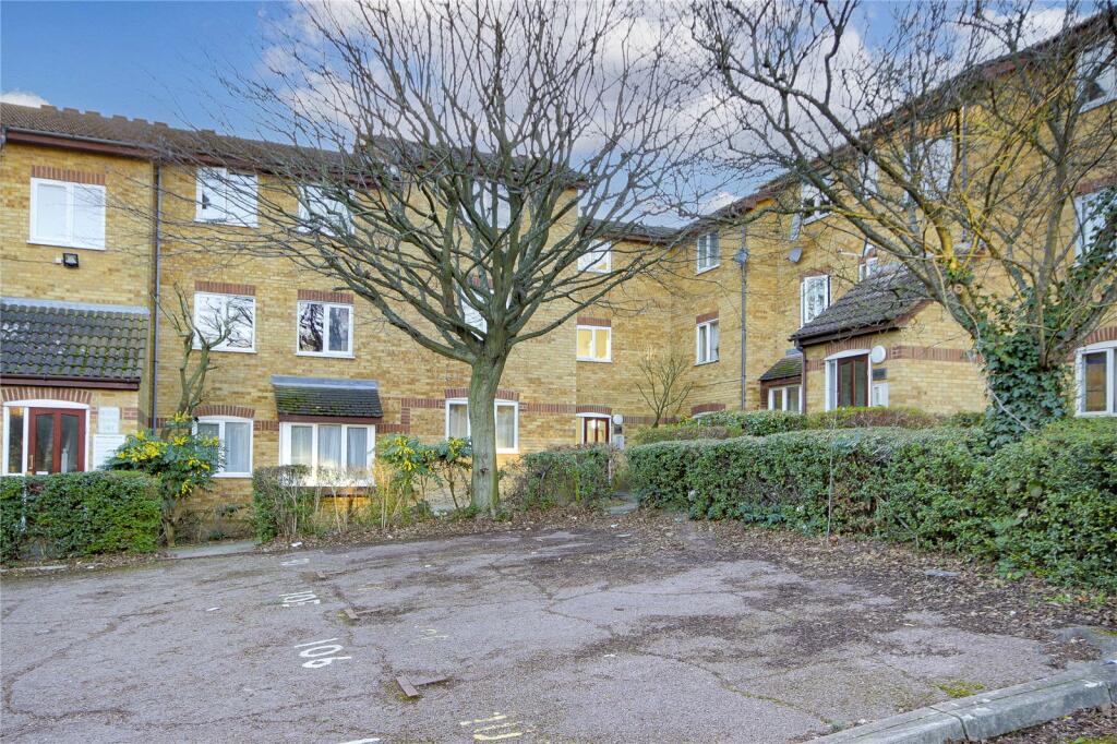 1 bedroom apartment for rent in Greenway Close, Friern London, N11
