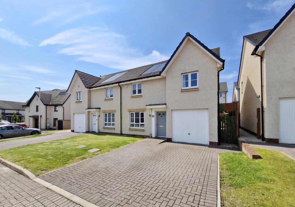 3 bedroom semi-detached house