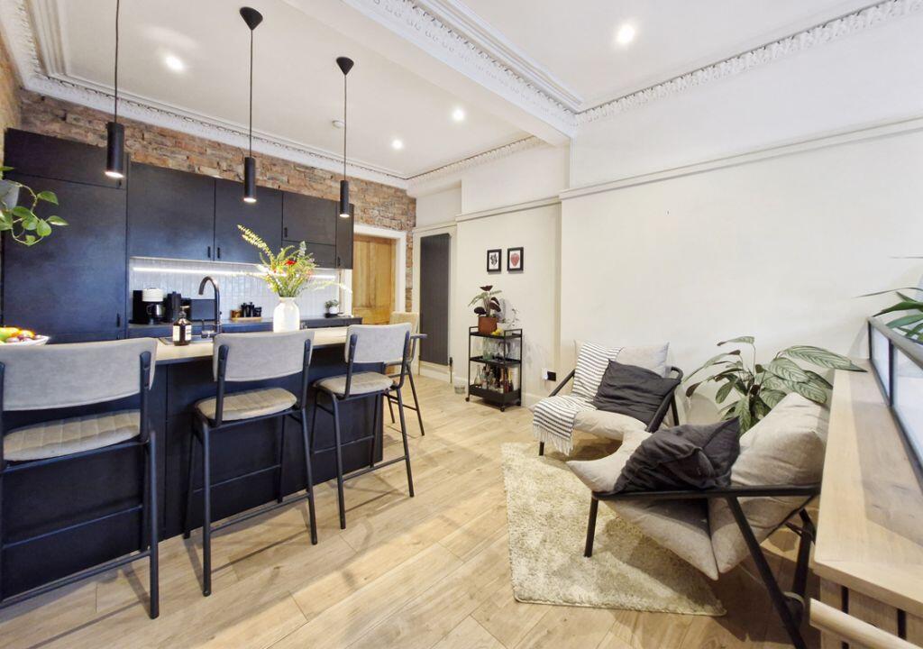 Main image of property: 210 Easter Road, Edinburgh, EH7 5QH