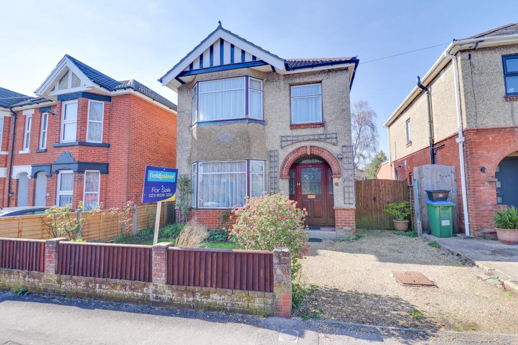 3 bedroom detached house for sale in Hazeleigh Avenue, Woolston, SO19