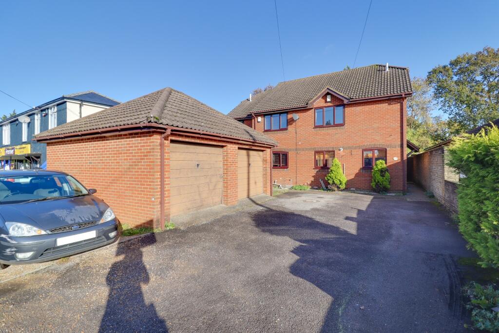 3 bedroom semi-detached house for sale in Newtown, Southampton, SO19