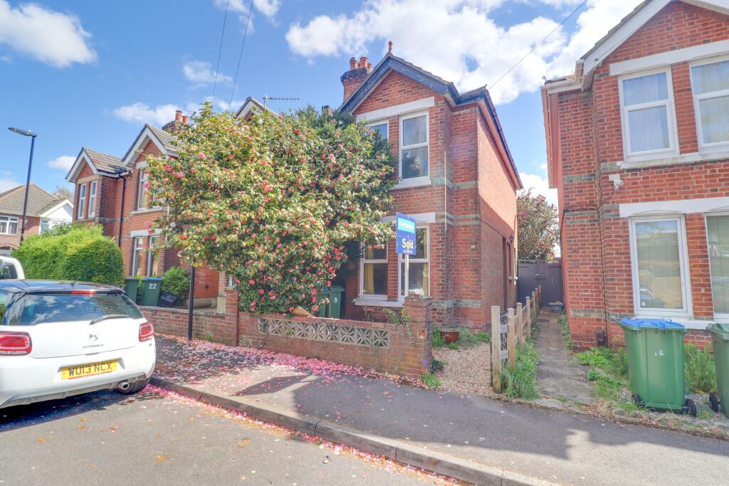 2 bedroom semidetached house for sale in Fort Road, Woolston, SO19