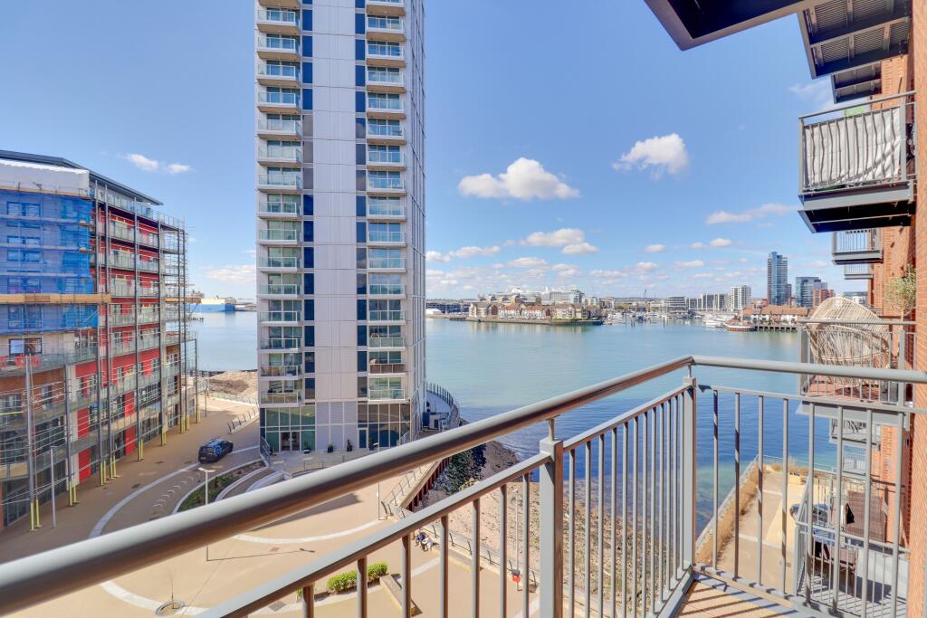 2 bedroom flat for sale in Capstan Road, Woolston, SO19