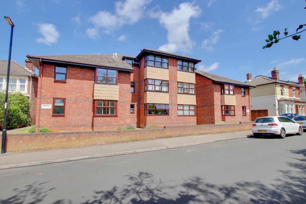 1 bedroom flat for sale in Swift Road, Woolston, SO19