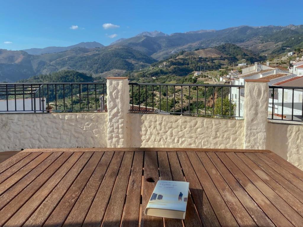 2 bedroom town house for sale in Andalucia, Malaga, Yunquera, Spain