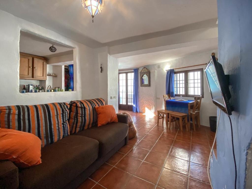 2 bedroom town house for sale in Andalucia, Malaga, Yunquera, Spain
