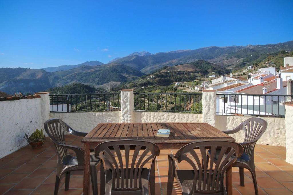 2 bedroom town house for sale in Andalucia, Malaga, Yunquera, Spain