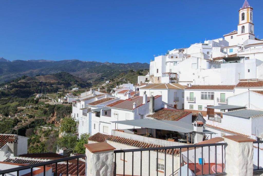 2 bedroom town house for sale in Andalucia, Malaga, Yunquera, Spain