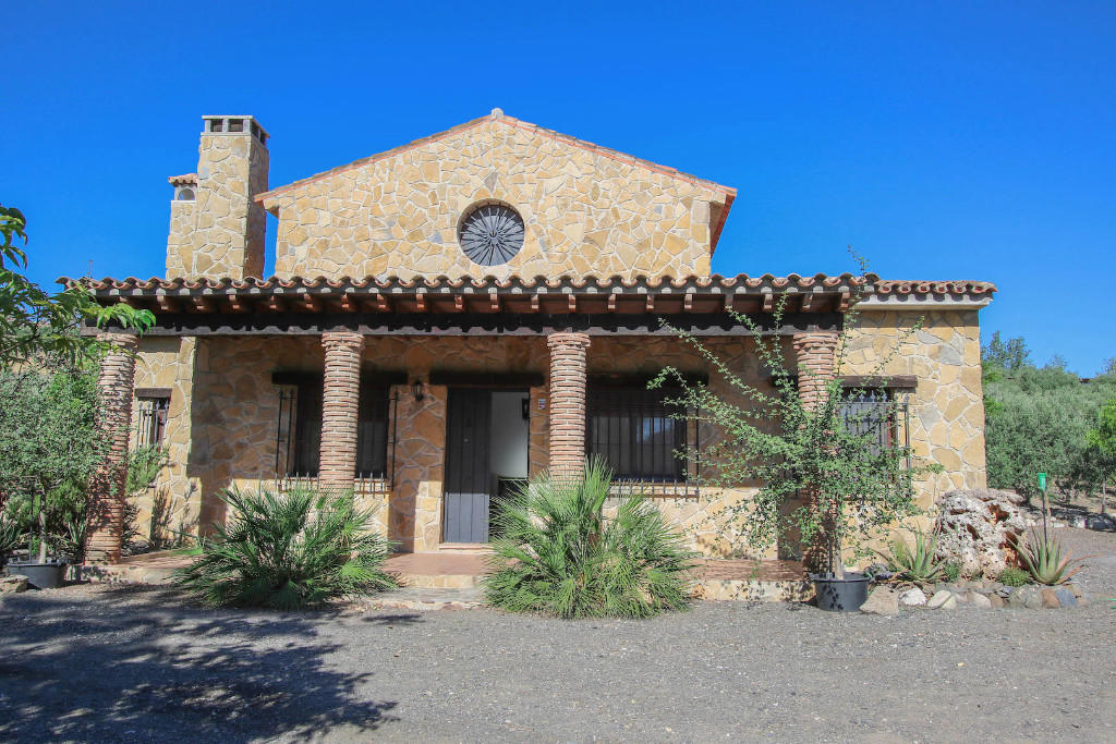 3 bedroom detached house for sale in Pizarra, Málaga, Andalusia, Spain