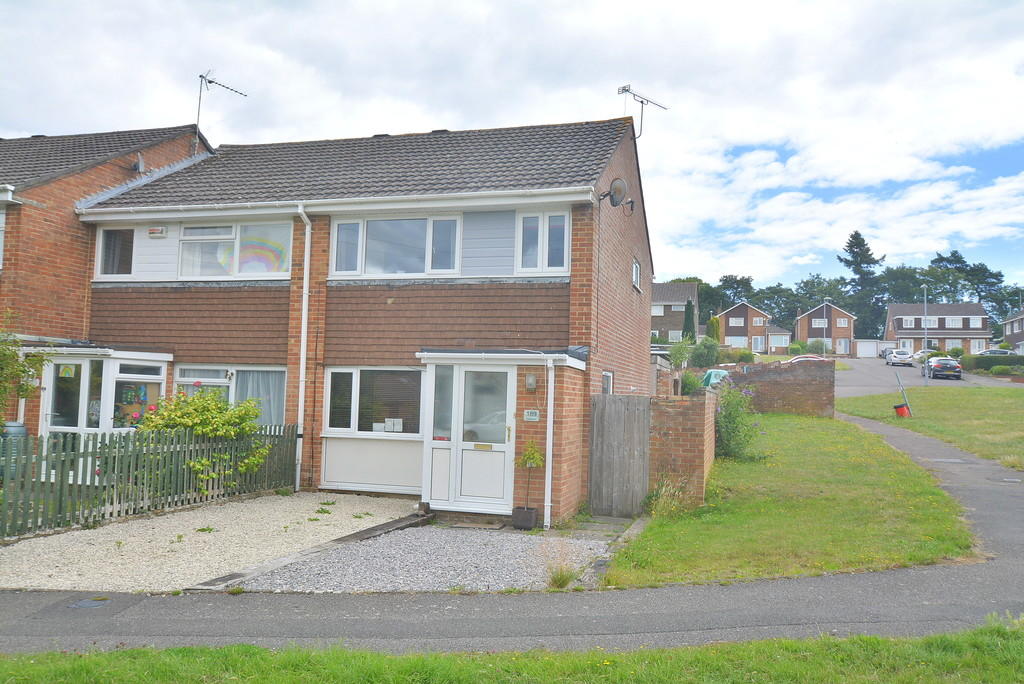 3 bedroom end of terrace house for sale in Leeson Drive, Ferndown, BH22
