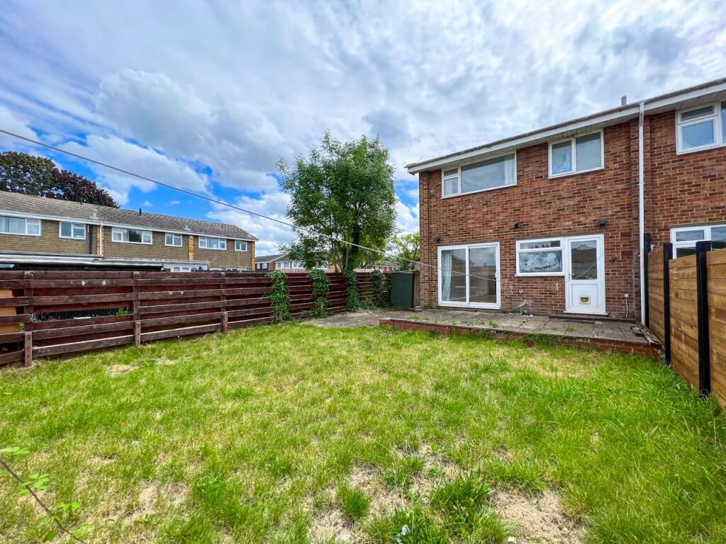 3 bedroom terraced house for sale in Fleetside, West Molesey, KT8